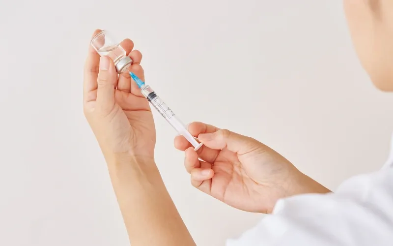 B12 injection being drawn.